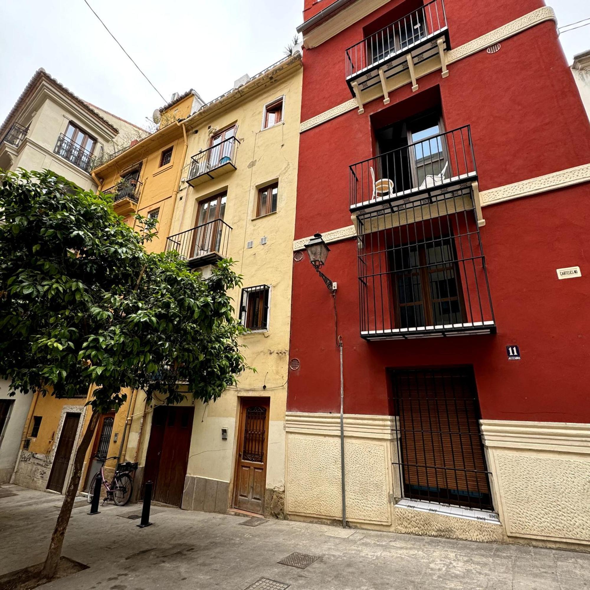 Piso Con Terraza En El Centro Historico * Valencia